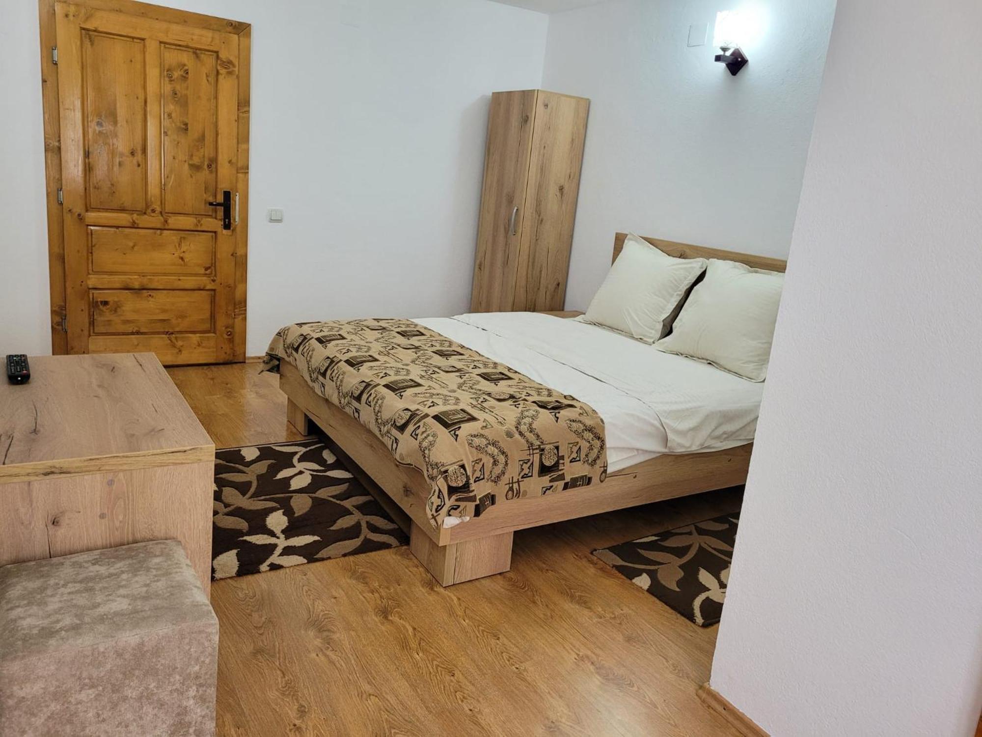 Vadu Moţilor Casa Ursuluiヴィラ エクステリア 写真